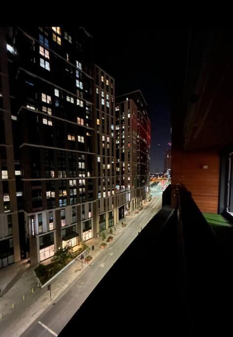 2 Bed Apartment Close To Station With Parking London Exterior photo